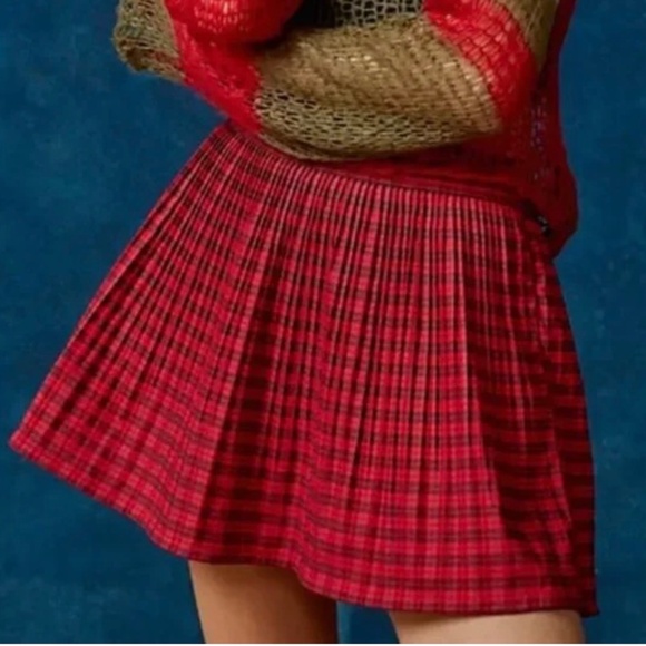 Urban Outfitters BDG Red Plaid Pleated Mini Skirt NWT Size Large - Picture 1 of 9